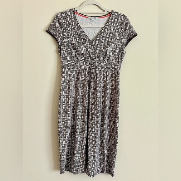 Boden Brown Polka Dot Dress Short Sleeve V-Neck Stretch Jersey Knit Size 6 - Picture 2 of 10